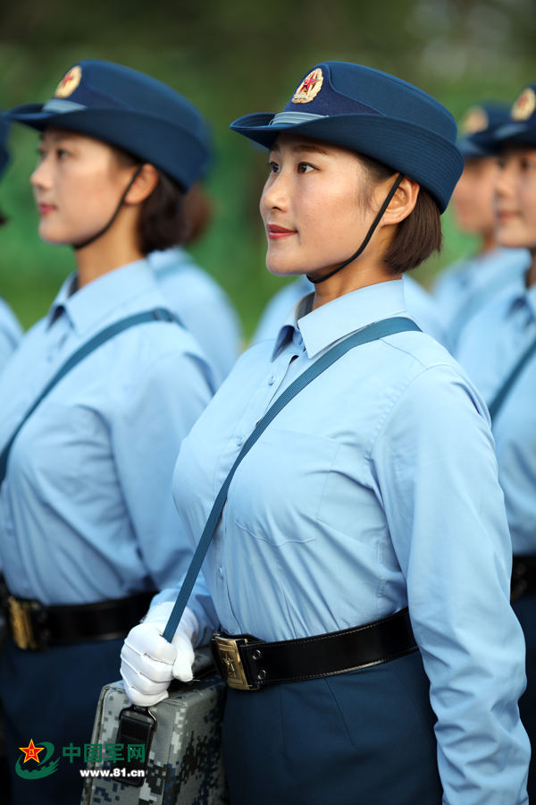 Photo story:Painter in “Bethune Medical Formation” of V-Day parade