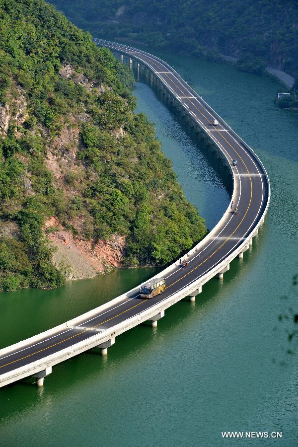 The most beautiful overwater highway becomes a tourist attraction