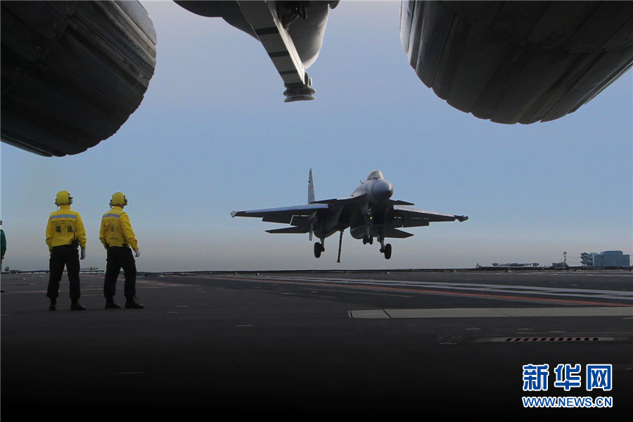 A glimpse into Carrier fighter J-15's test flight