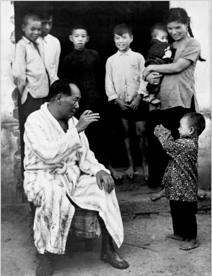 Chinese leaders in lens of photographer Hou Bo