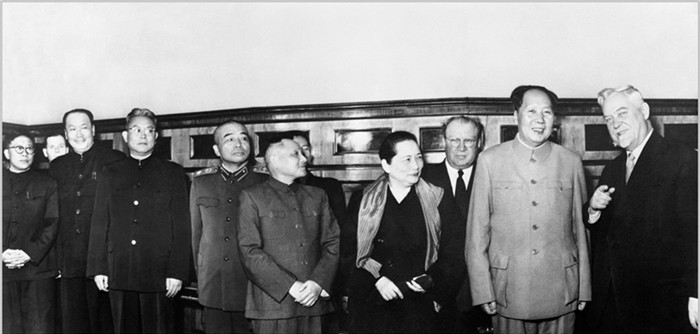 Chinese leaders in lens of photographer Hou Bo