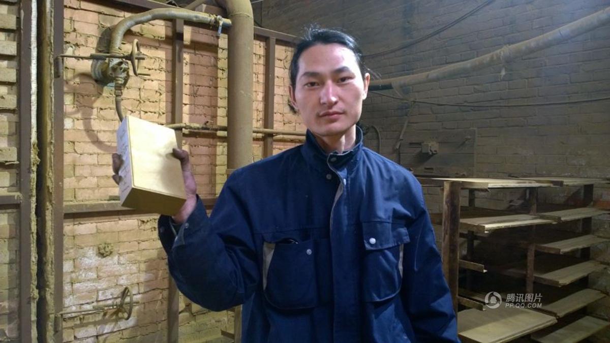 Man Turns Beijing Smog into Building Bricks