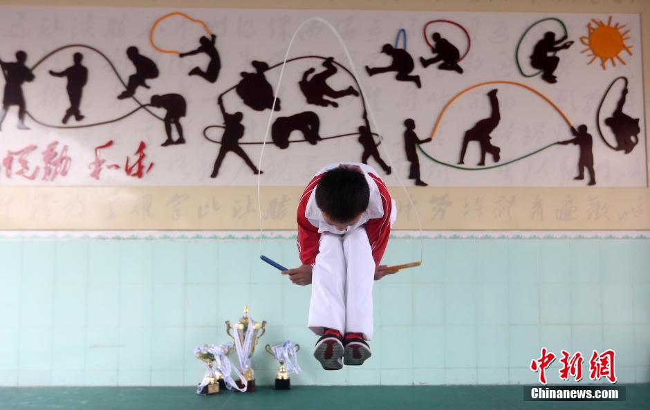 5th grader breaks world record with 7.3 jumps in 1 second