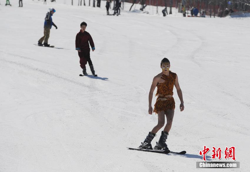 Skiers mark 
