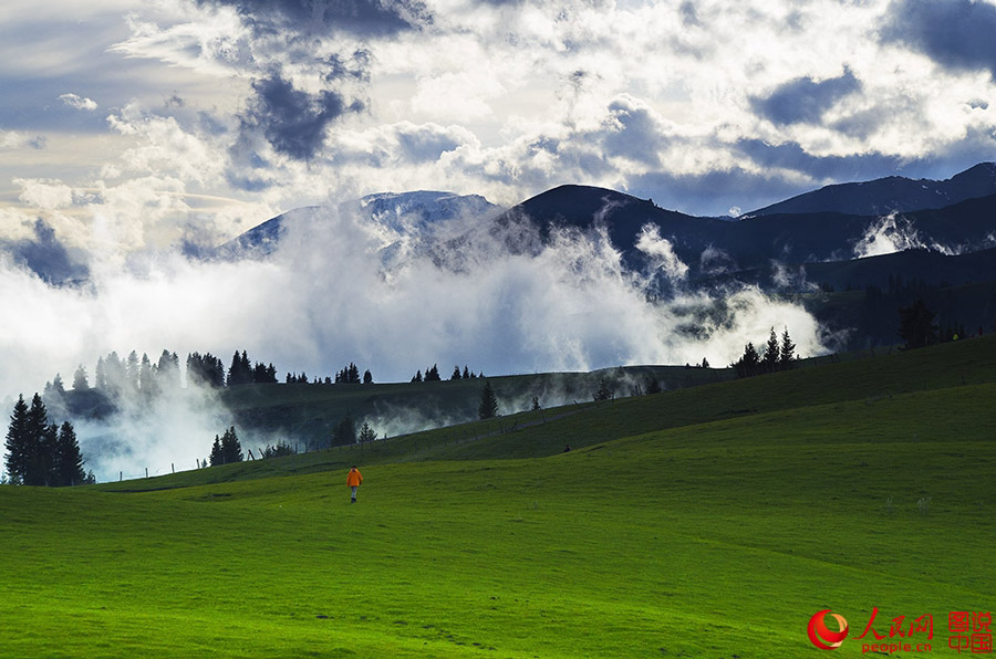 The breathtaking Aketasi grassland in NW ?China?'s Xinjiang