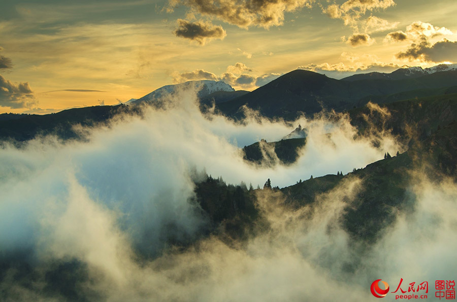 The breathtaking Aketasi grassland in NW ?China?'s Xinjiang