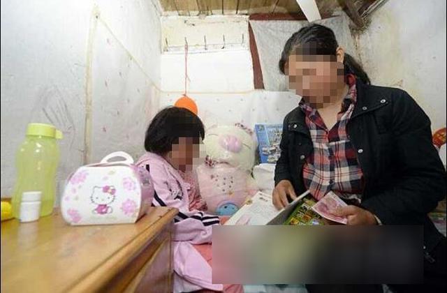 Heart-wrenching: Mom steals a chicken leg as daughter's gift for Children's Day