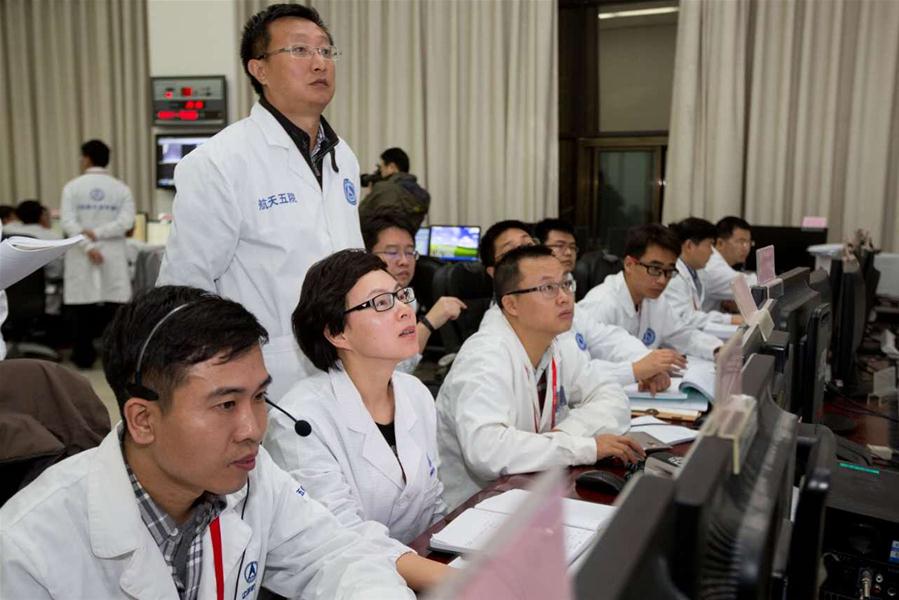 Shenzhou-11 spacecraft docks with Tiangong-2 space lab