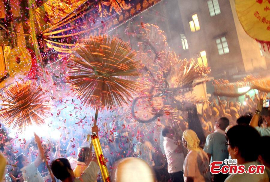 Traditional culture thrives in modern Hong Kong