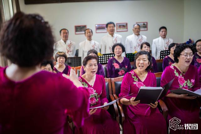 Hangzhou seniors enjoy colorful social life thanks to community clubs