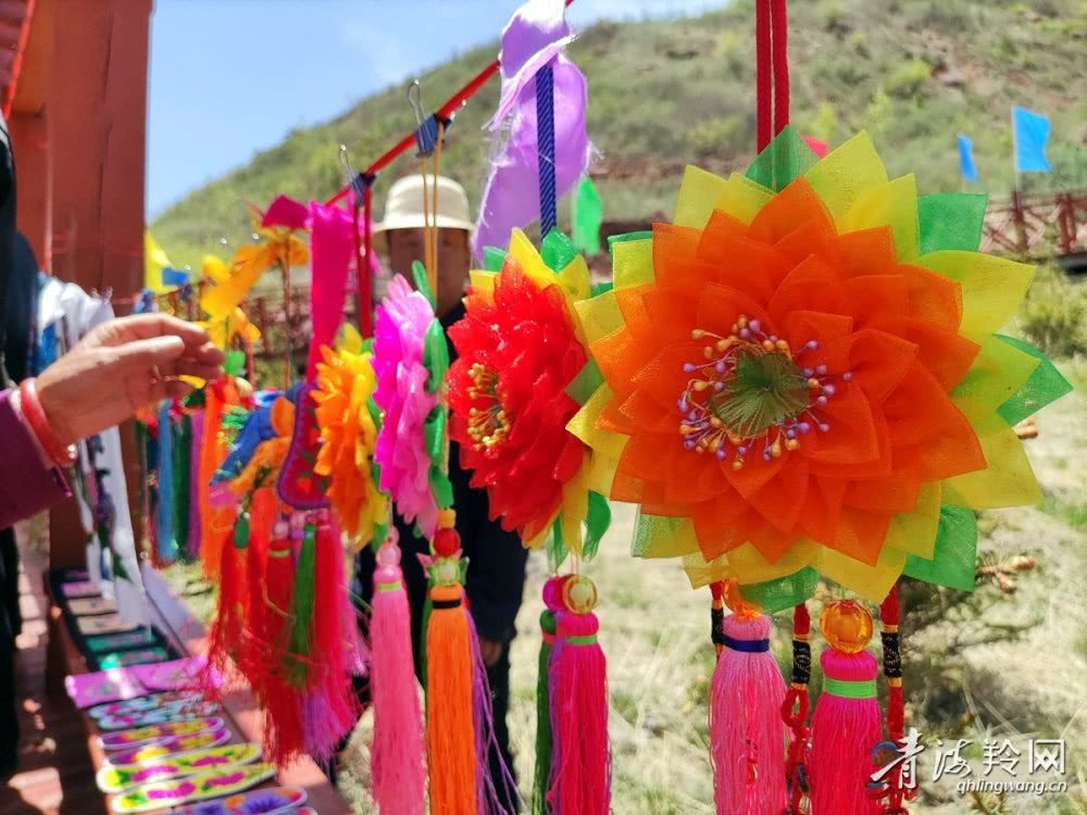 Rural tourism helps village in Northwest China shake off poverty