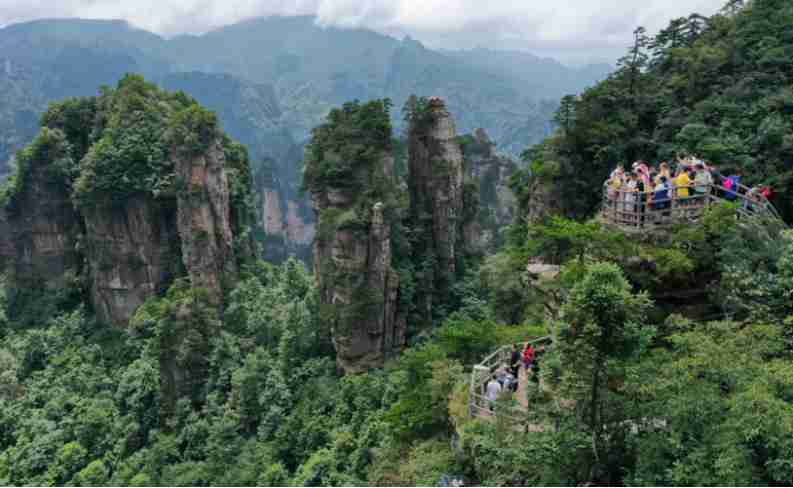 China sees recovery of domestic tourism