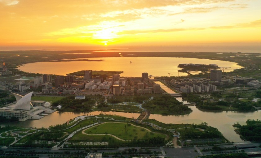 Pioneering area of Shanghai thriving with reform, opening-up