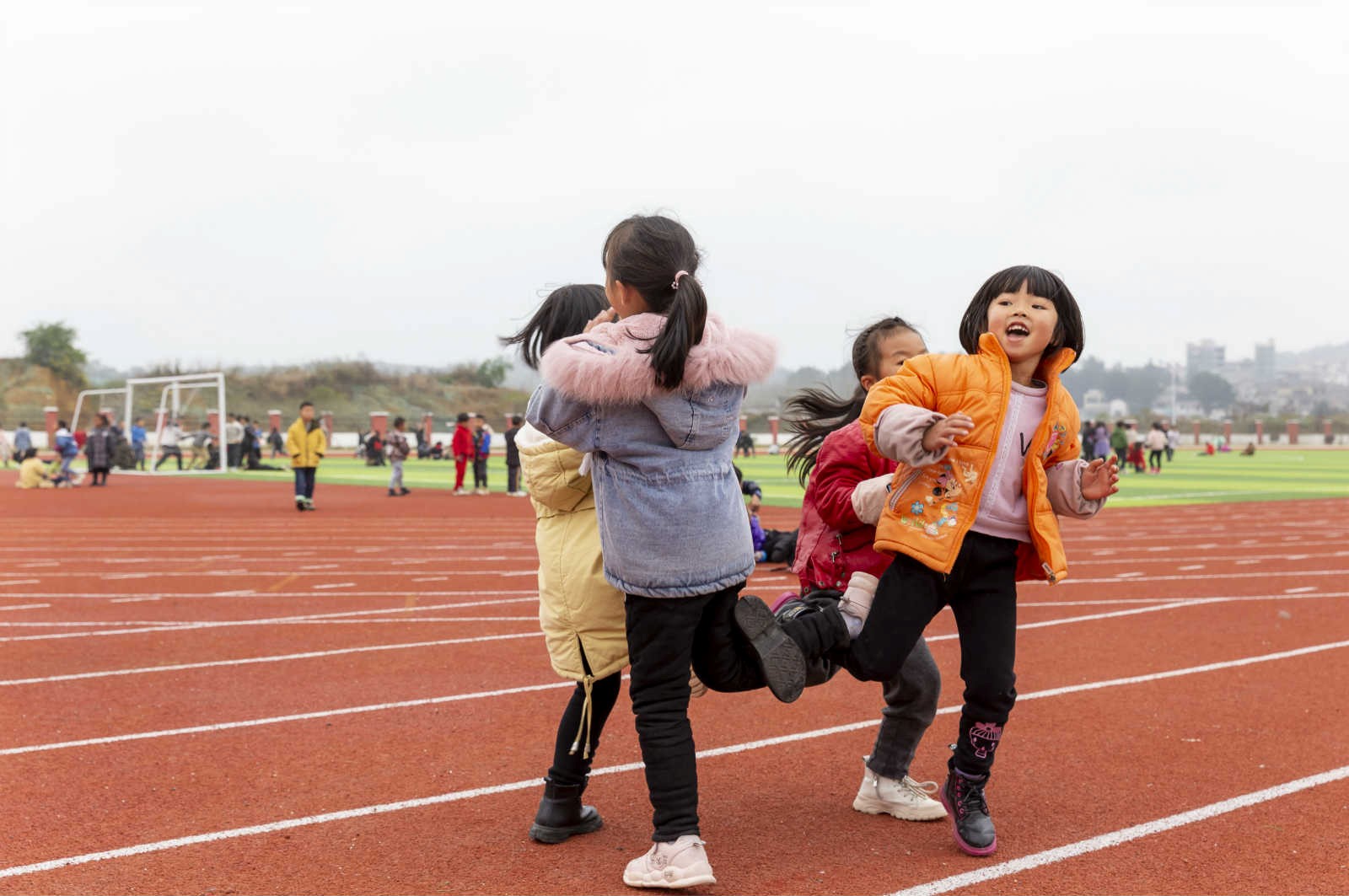 China removes all 832 impoverished counties from poverty list