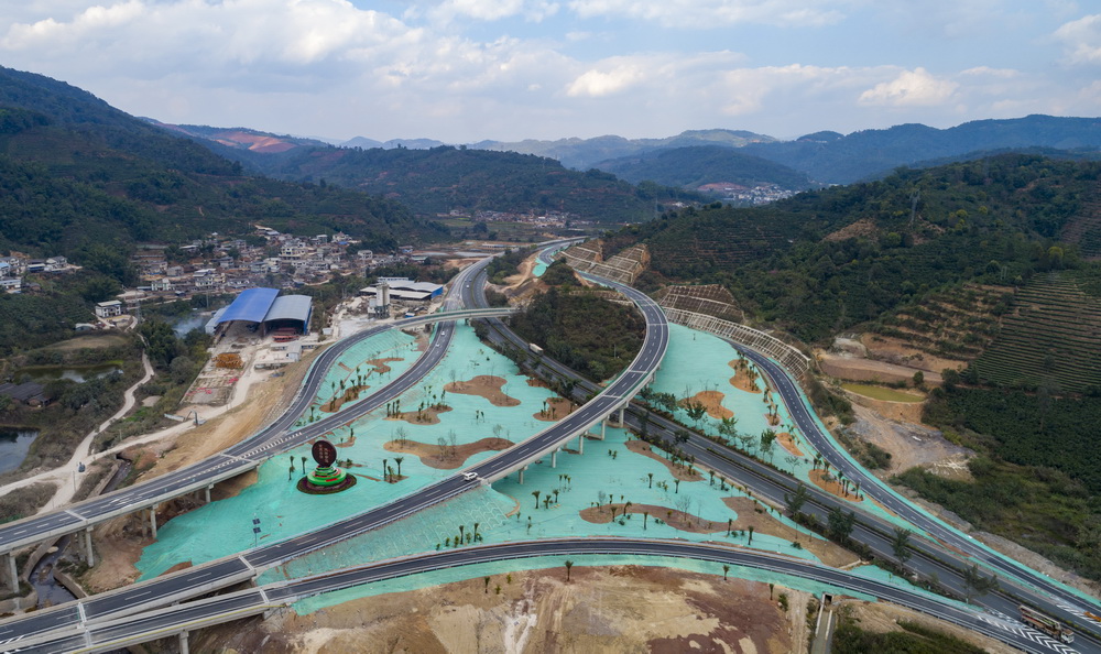 Expressway opens to traffic in SW China’s Yunnan province