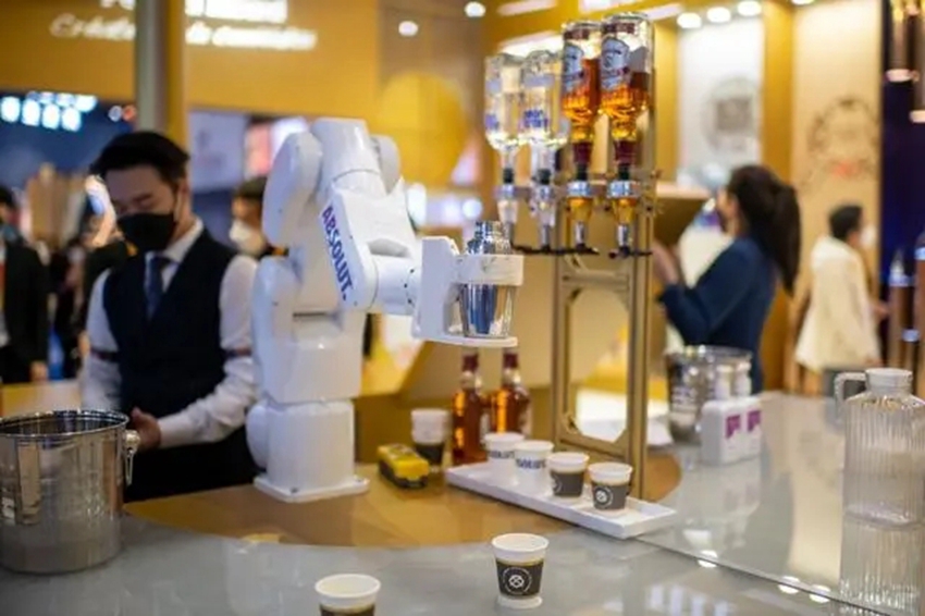 Foods from all over the world displayed at 5th CIIE