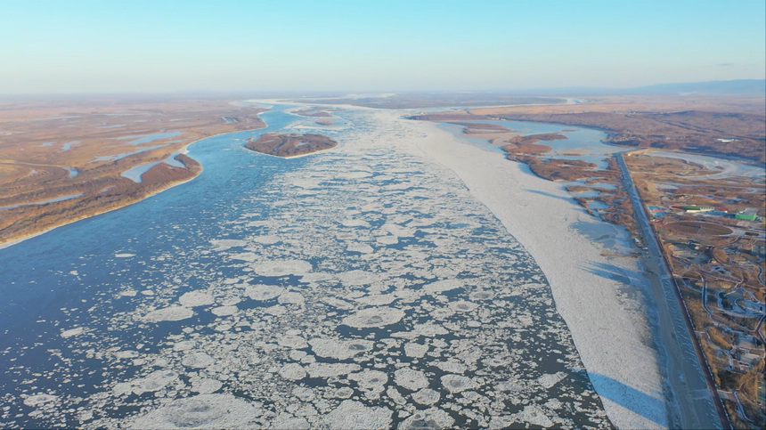 In pics: floating ice appears in Fuyuan, NE China's Heilongjiang