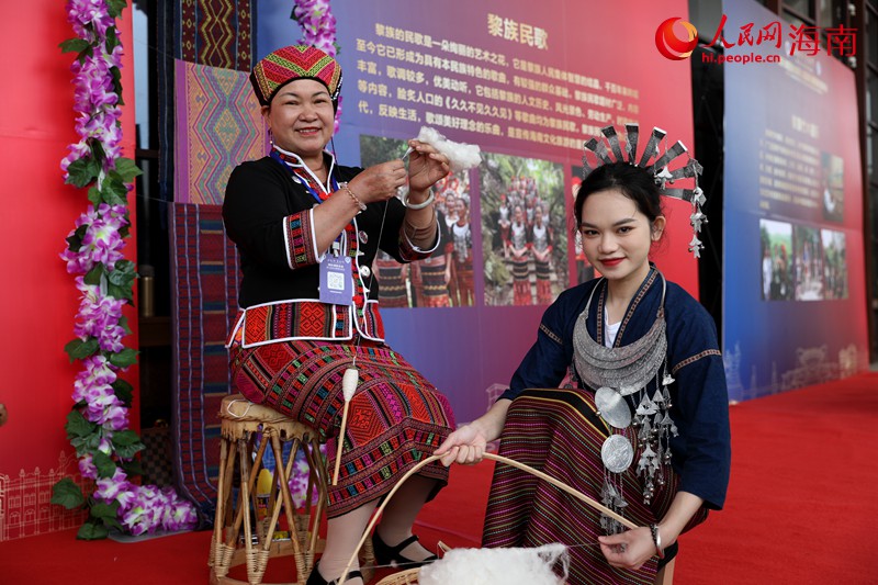 Song and dance shows light up 21st Convention of Teochew International Federation
