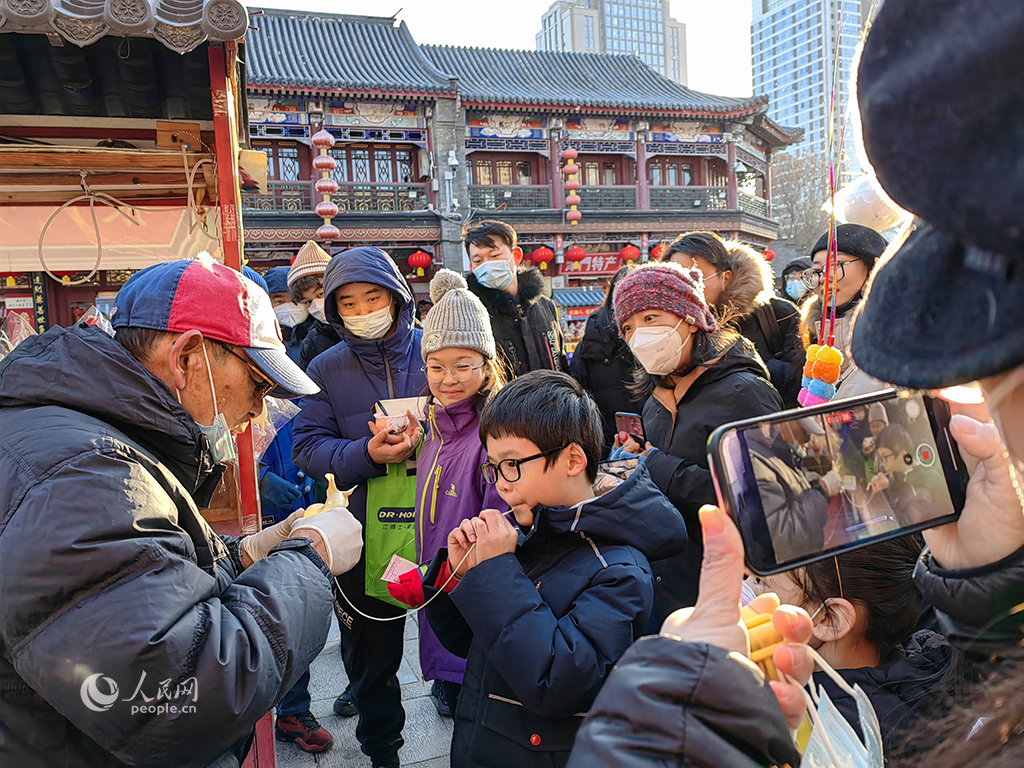 Chinese cities immersed in festival atmosphere as Lunar New Year nears