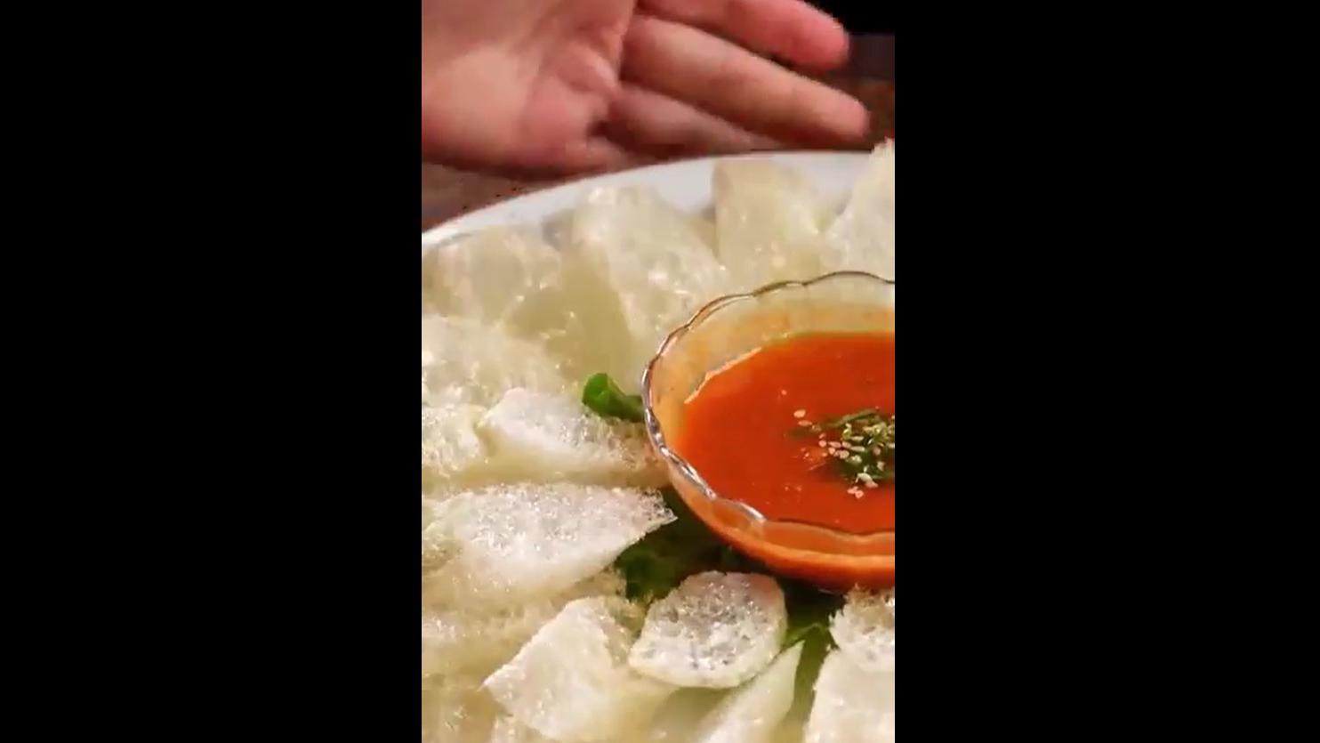 Trending in China | Fried cattle skin