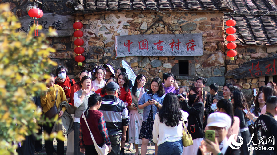 'Oil painting mountain village' beckons spring tourists in SE China's Fujian