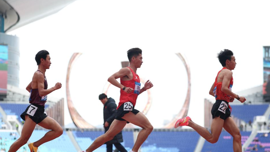 In pics: men's 10000m final of athletics at China's 15th National Games