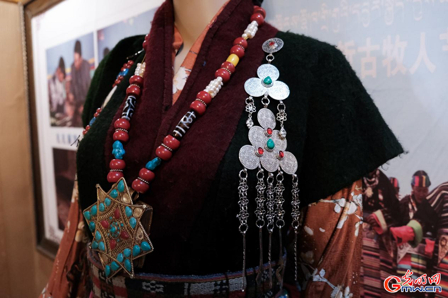 Glorious 60 Years   Our Homeland | Chagza attire weaving heritage into prosperity