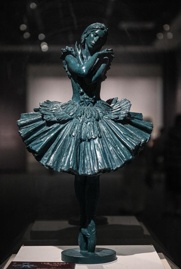 Exhibition featuring contemporary Russian art classic works held in S China's Hainan