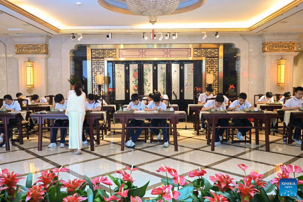 Xianyou County in SE China's Fujian promotes urpgrading of traditional art and crafts industry