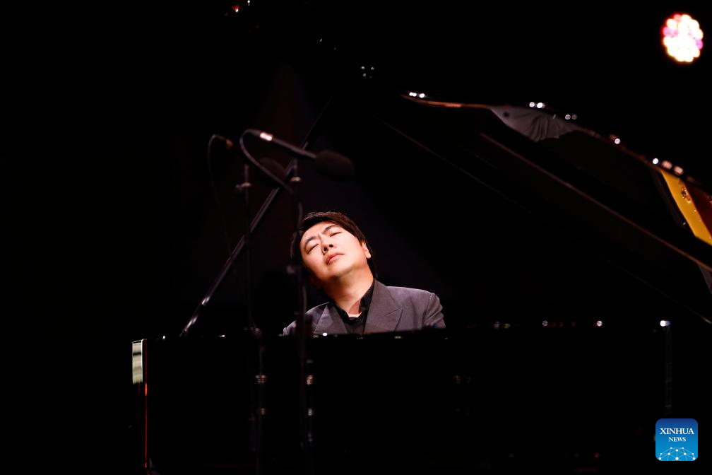 Chinese piano virtuoso Lang Lang captivates audience at Egypt's pyramids concert